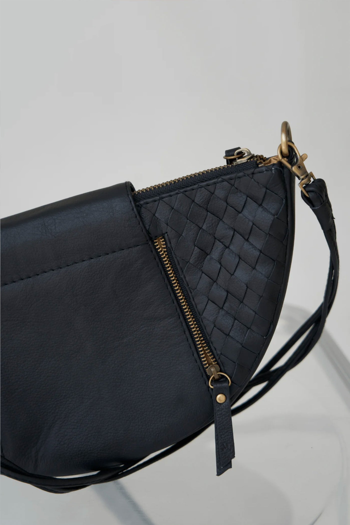 MANDRN Naomi Woven Leather Bag