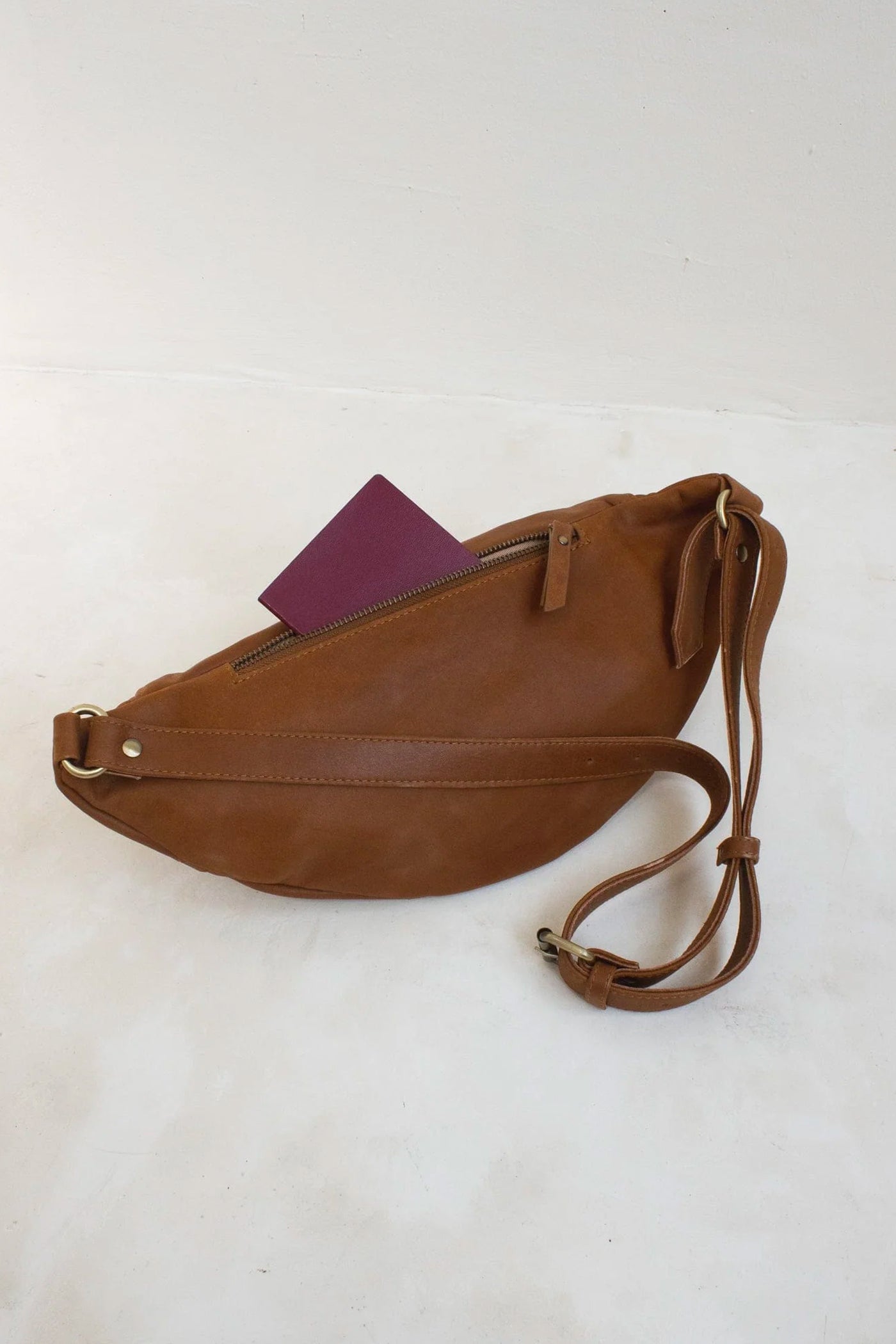 MANDRN Atlas Leather Bag