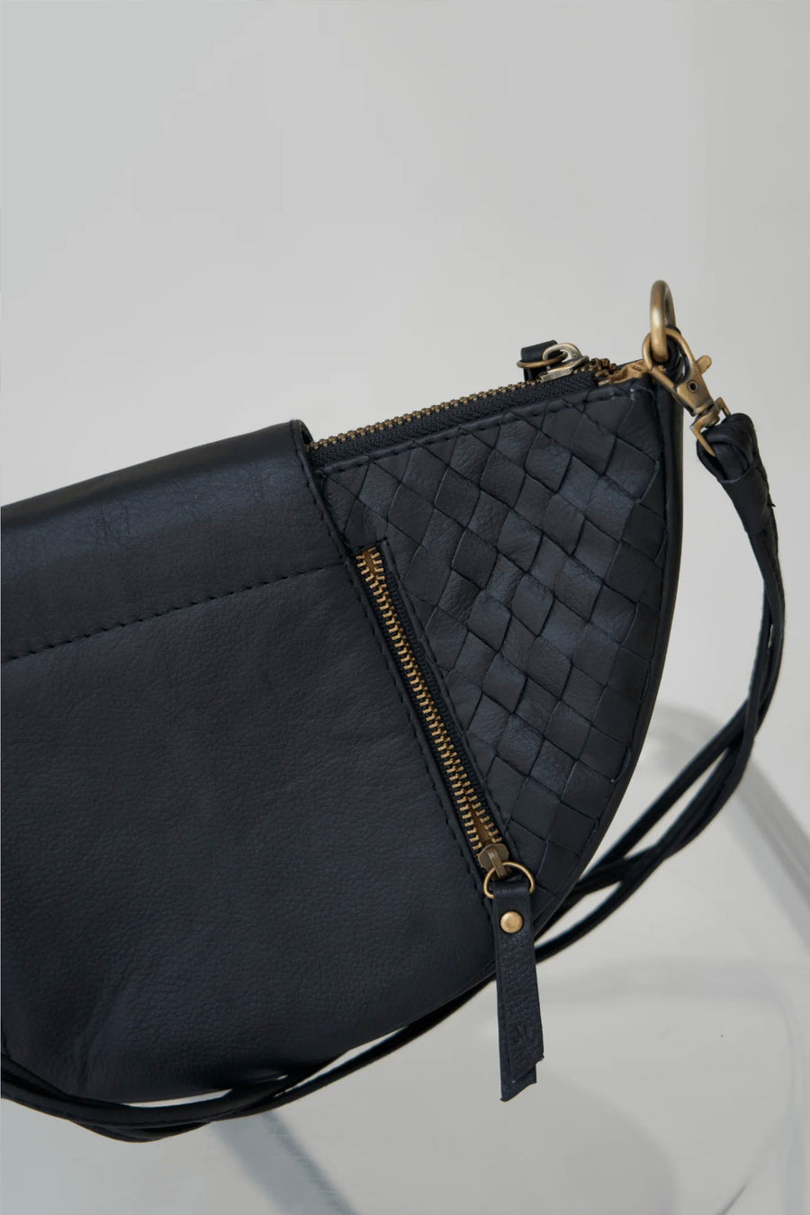 MANDRN Naomi Woven Leather Bag in Black