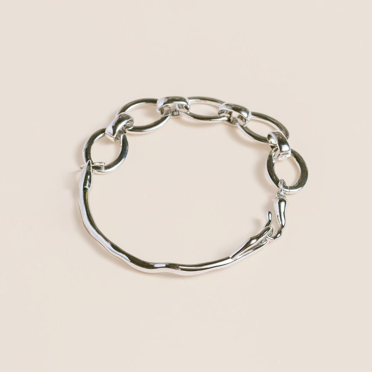 Sherwood Bridge Diamonds Oval Interlock Bracelet