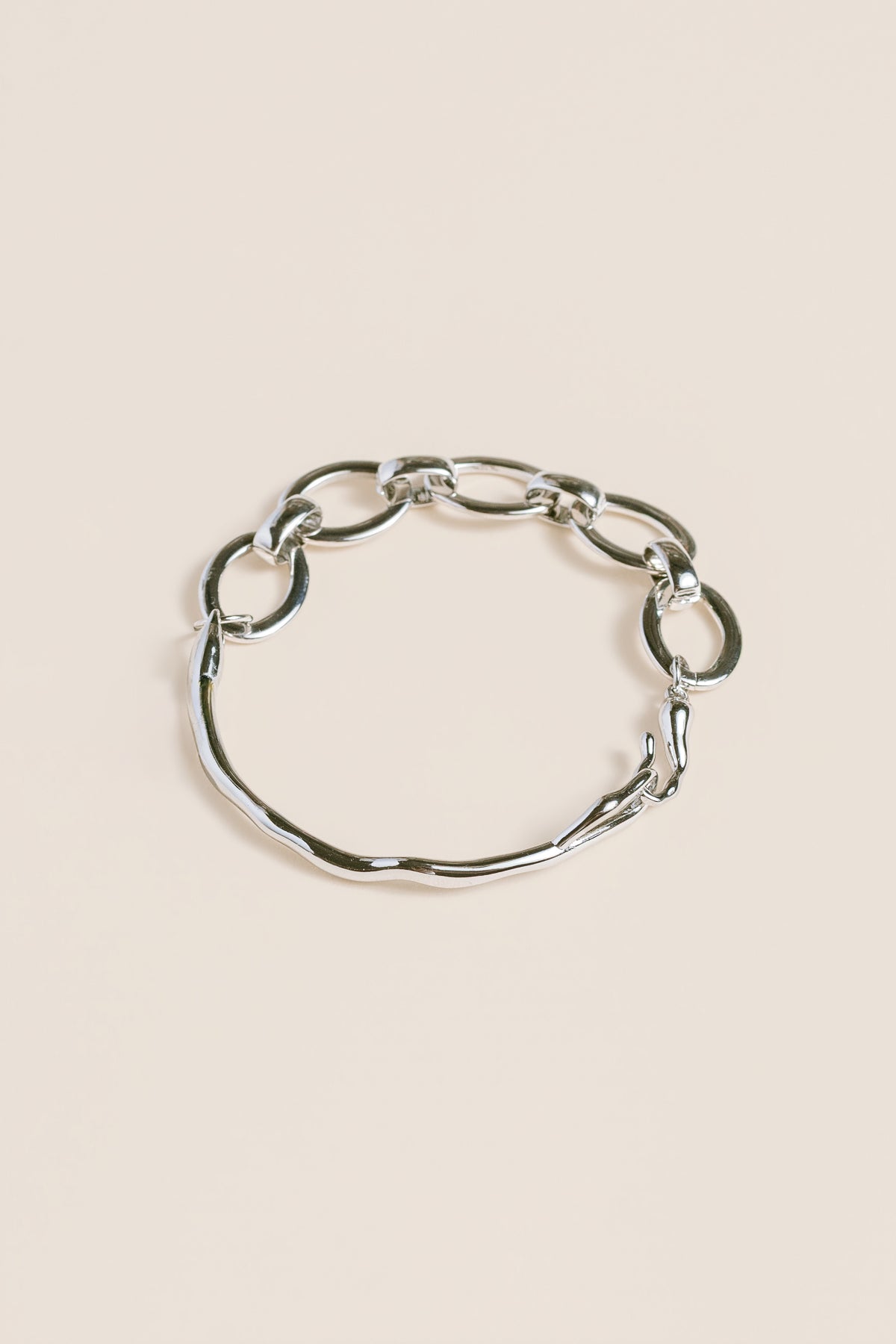Sherwood Bridge Diamonds Oval Interlock Bracelet