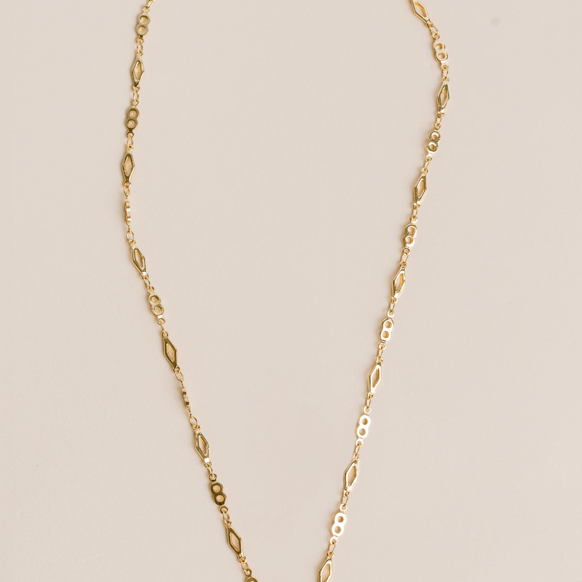 Dainty Circle Figure Eight Necklace