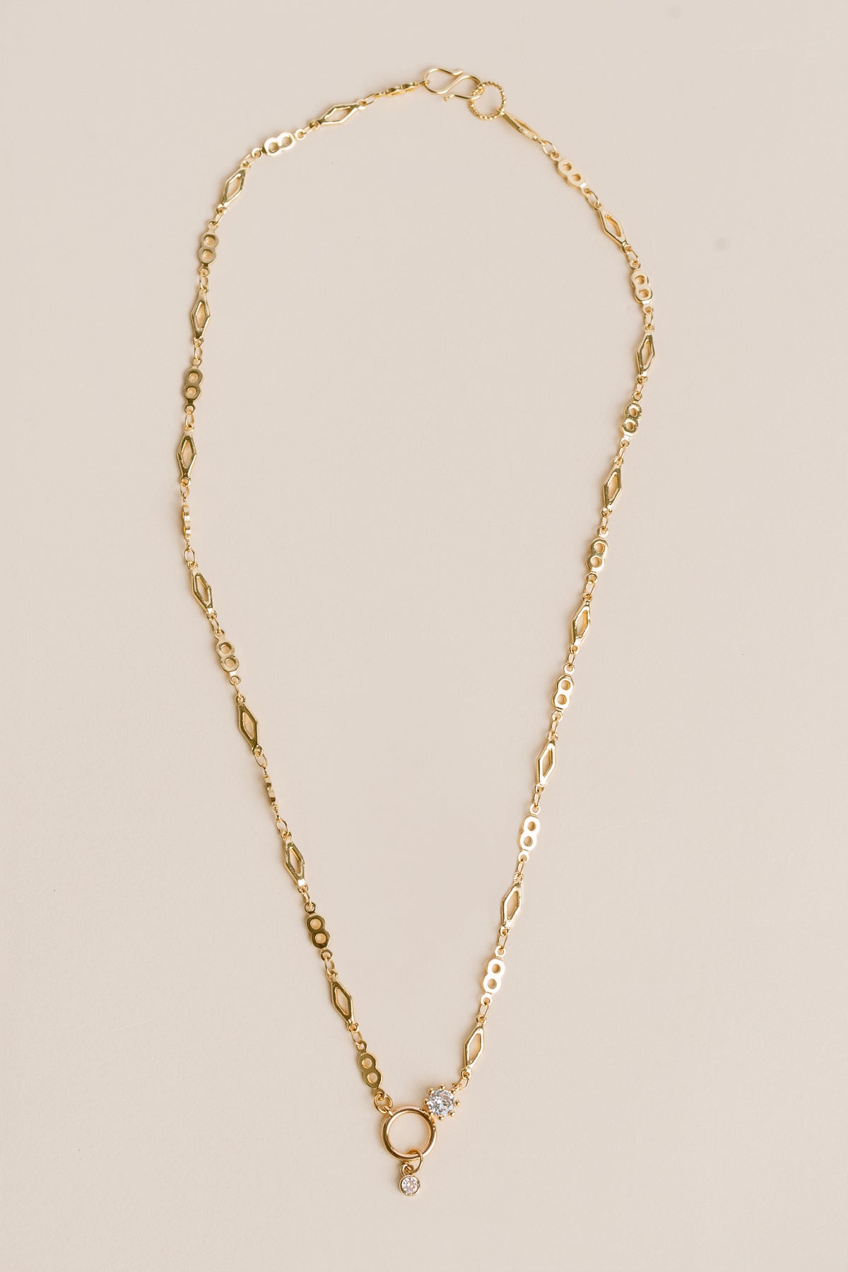Dainty Circle Figure Eight Necklace