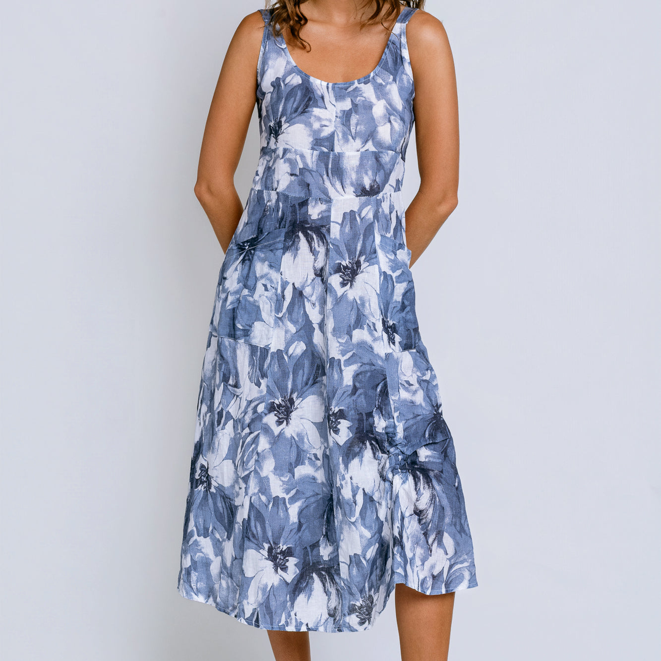 Inizio Gathered Linen Dress