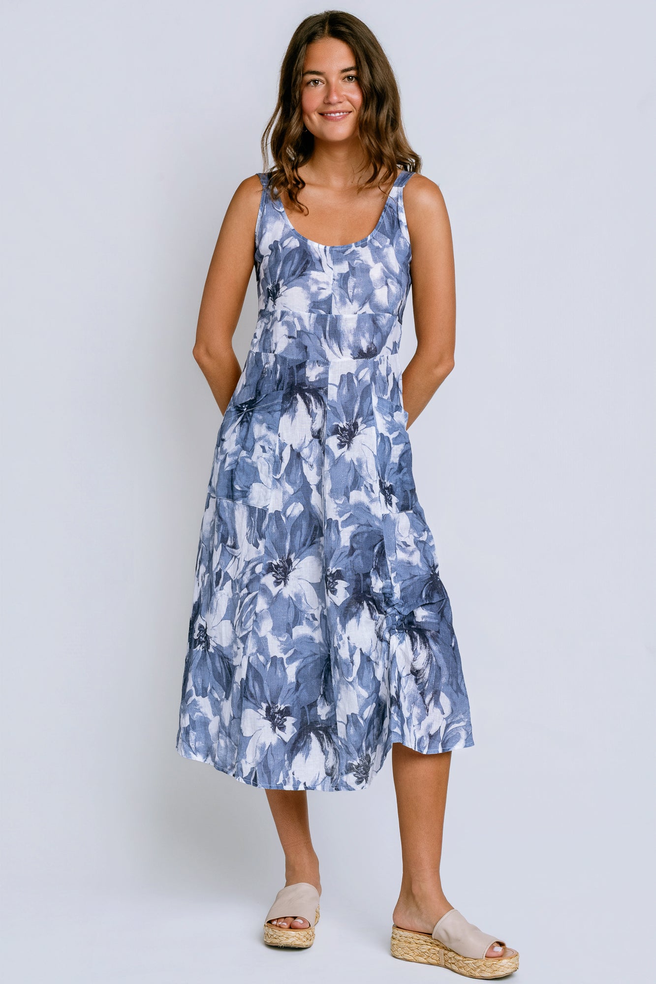 Inizio Gathered Linen Dress