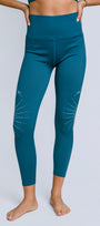 Spiritual Gangster Lunar Light Icon 7/8 Legging