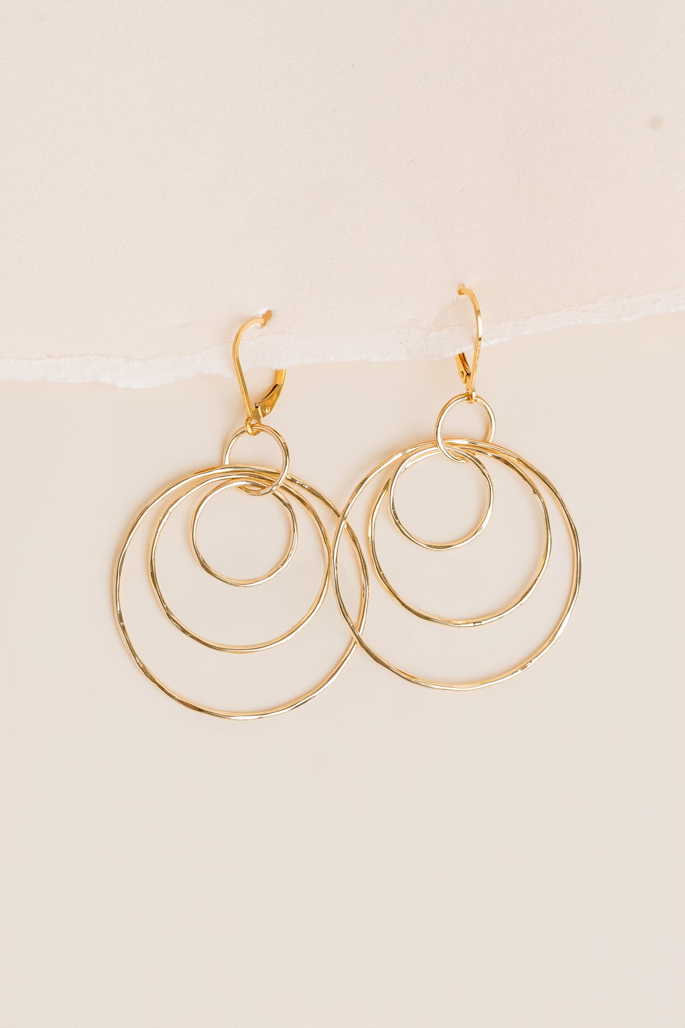 Dangling Multi-Hoops