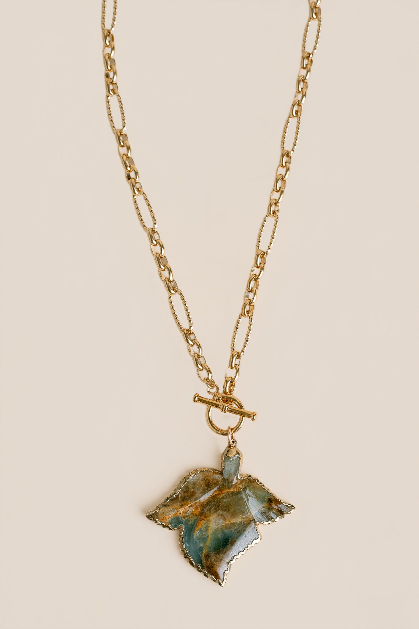 Agate Leaf Short Necklace
