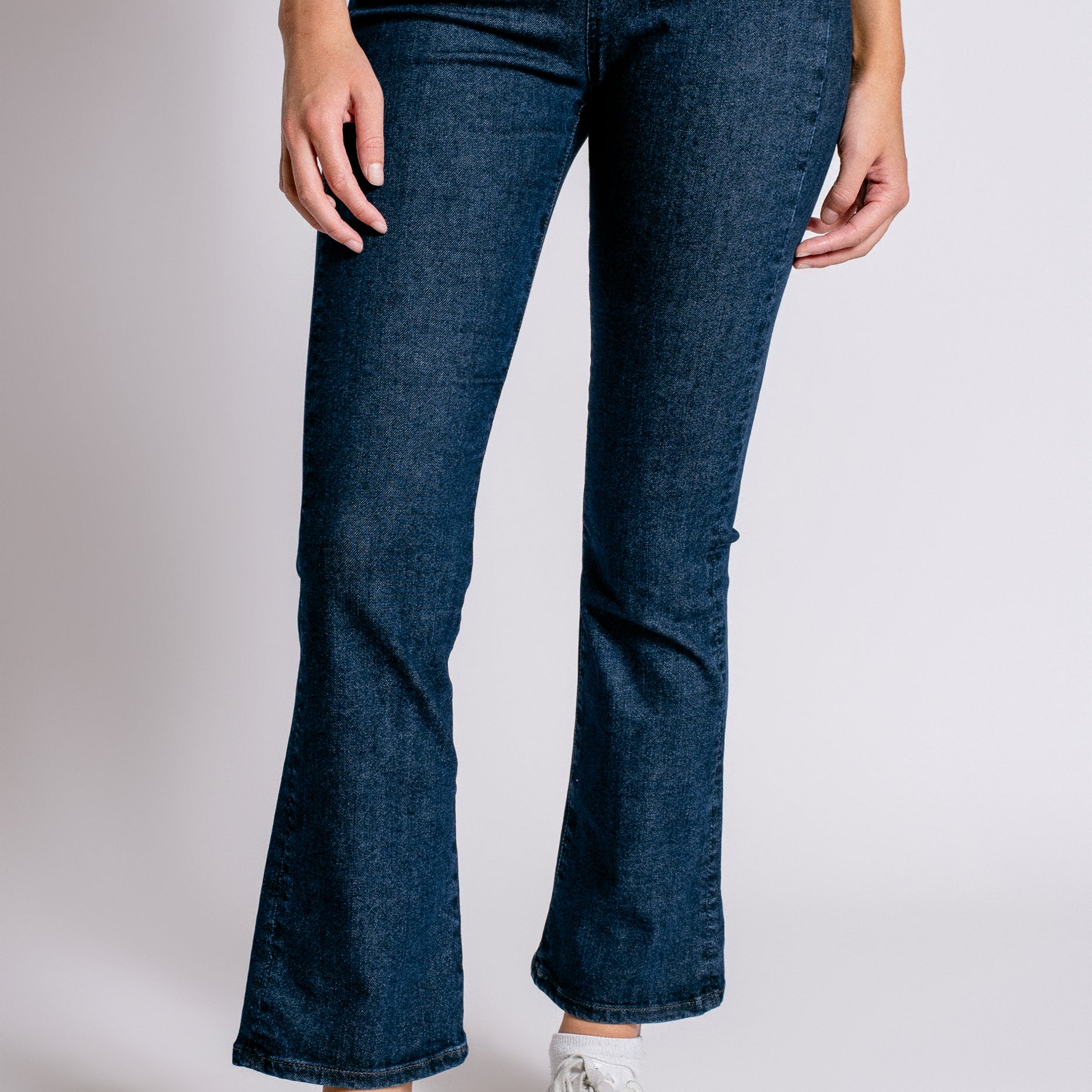 AG Jeans Farrah Boot Crop Pull-On
