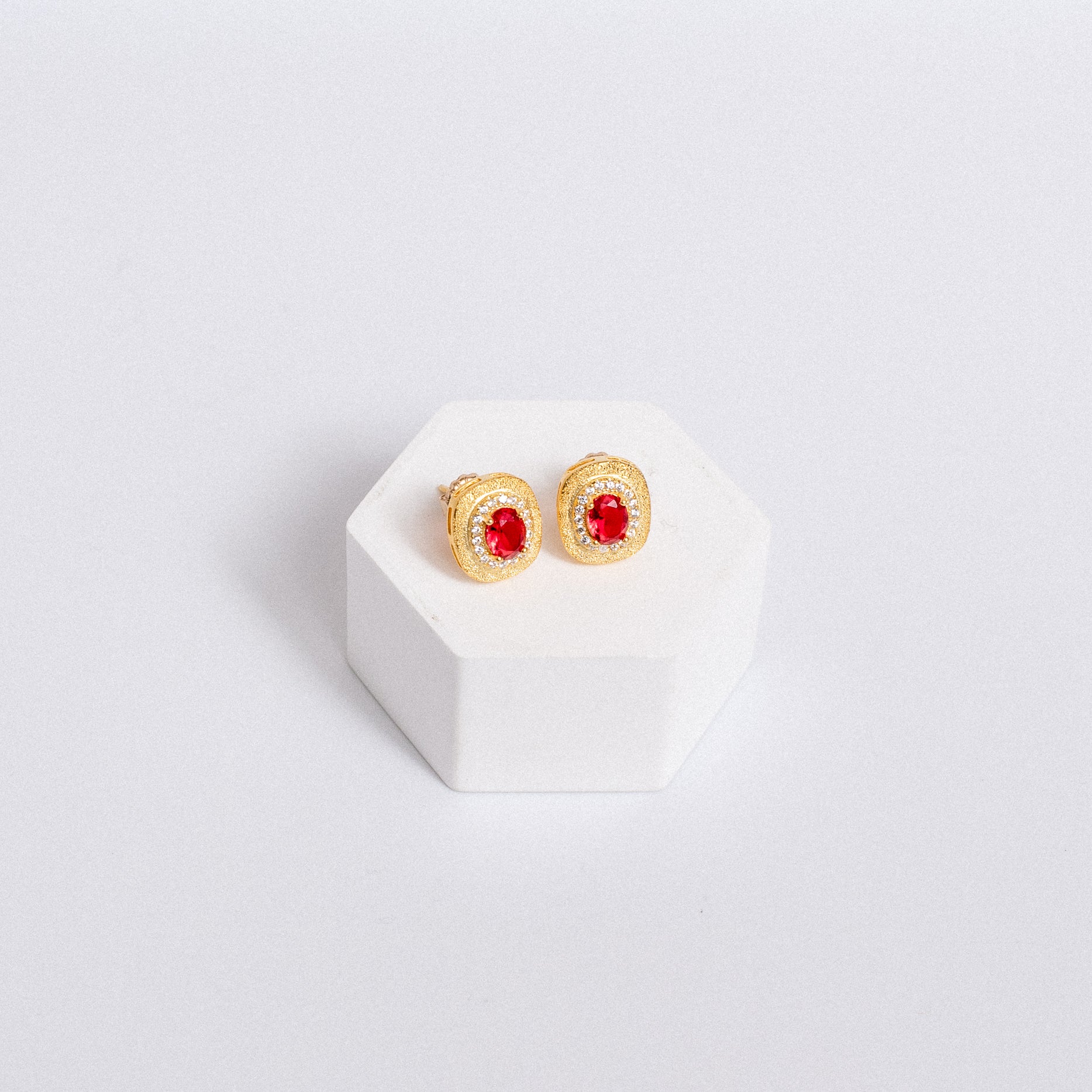 Sherwood Bridge Diamonds Berry Center Gold Studs