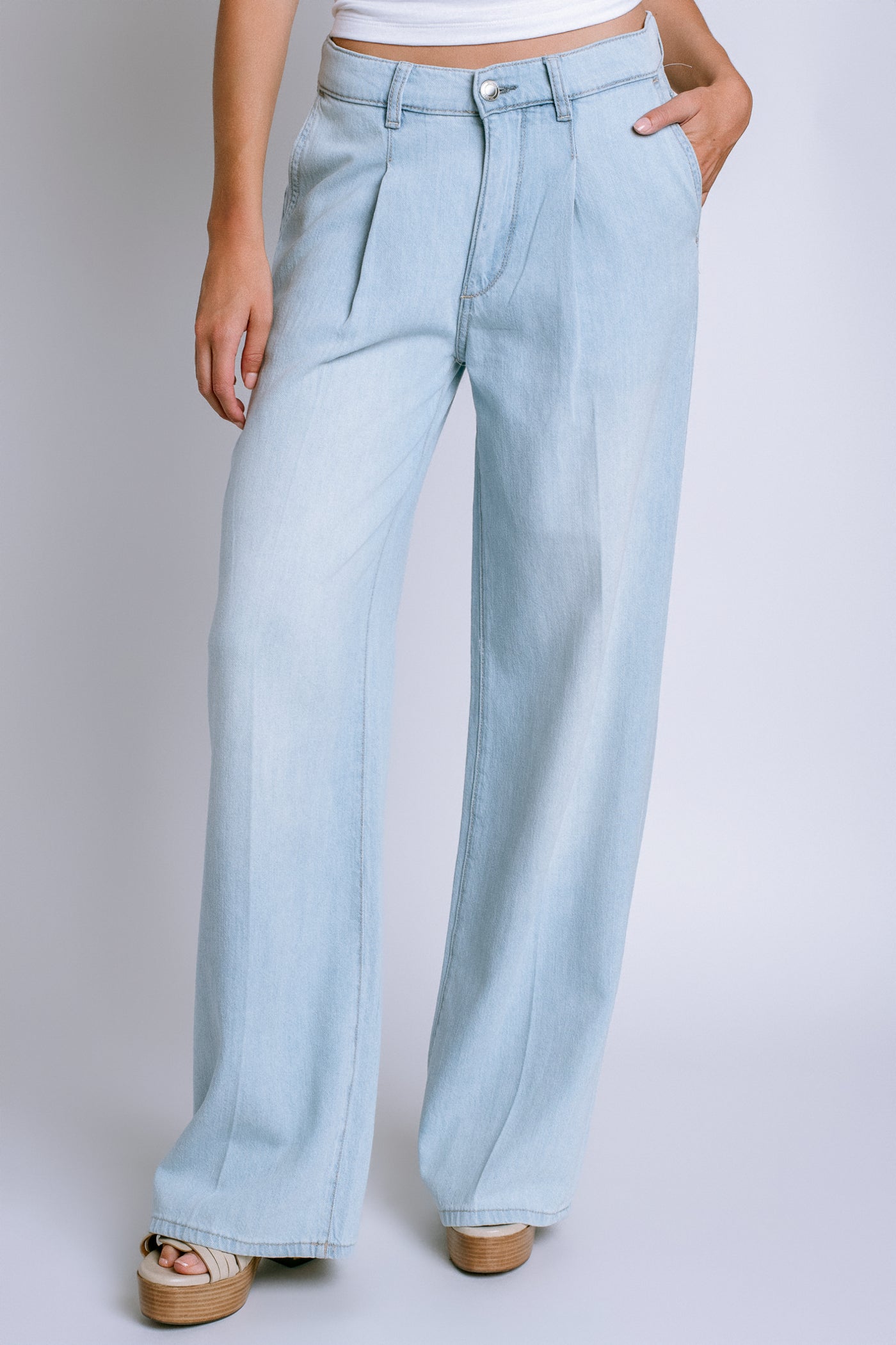 DL1961 Isabel Wide Leg Mid Rise