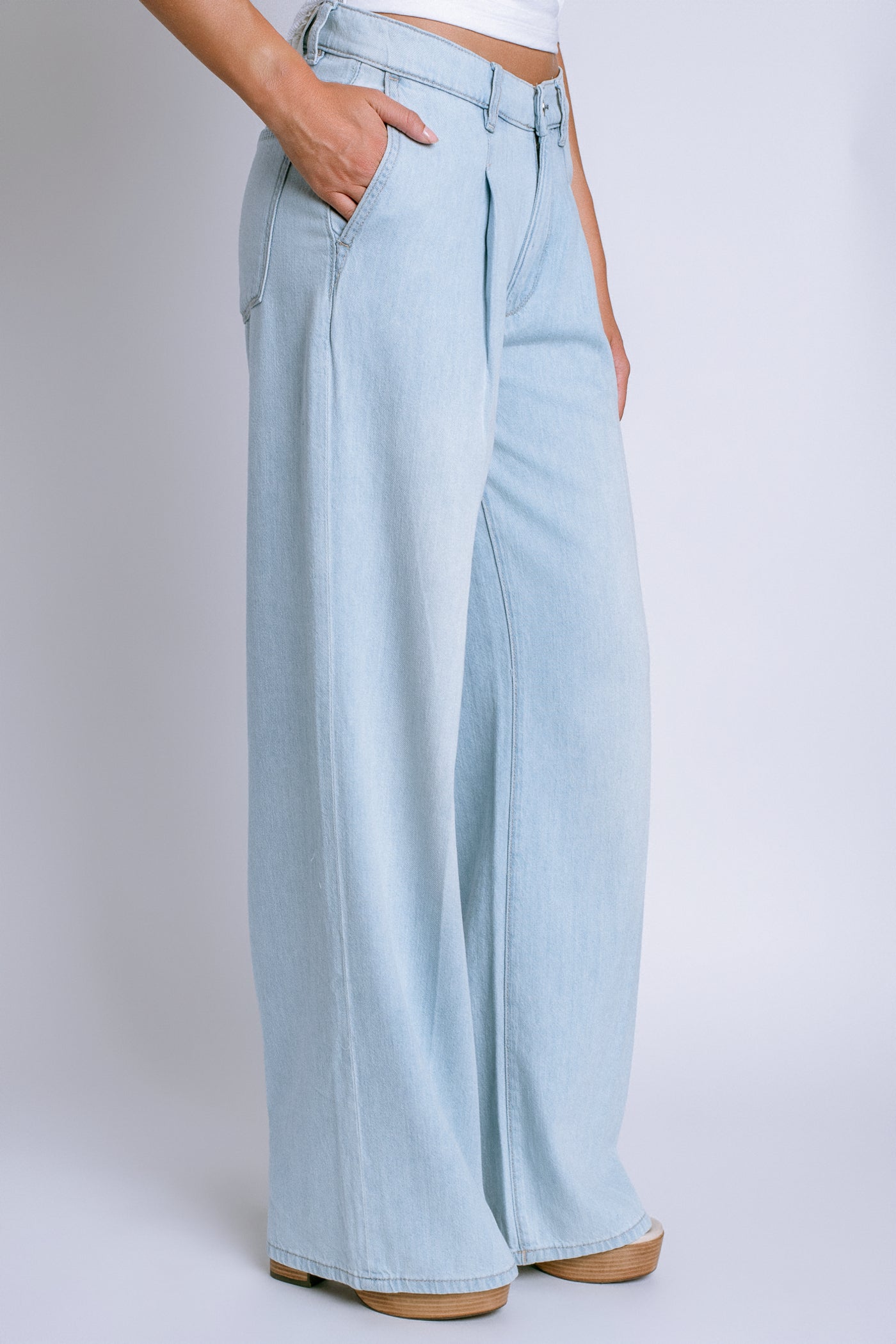 DL1961 Isabel Wide Leg Mid Rise