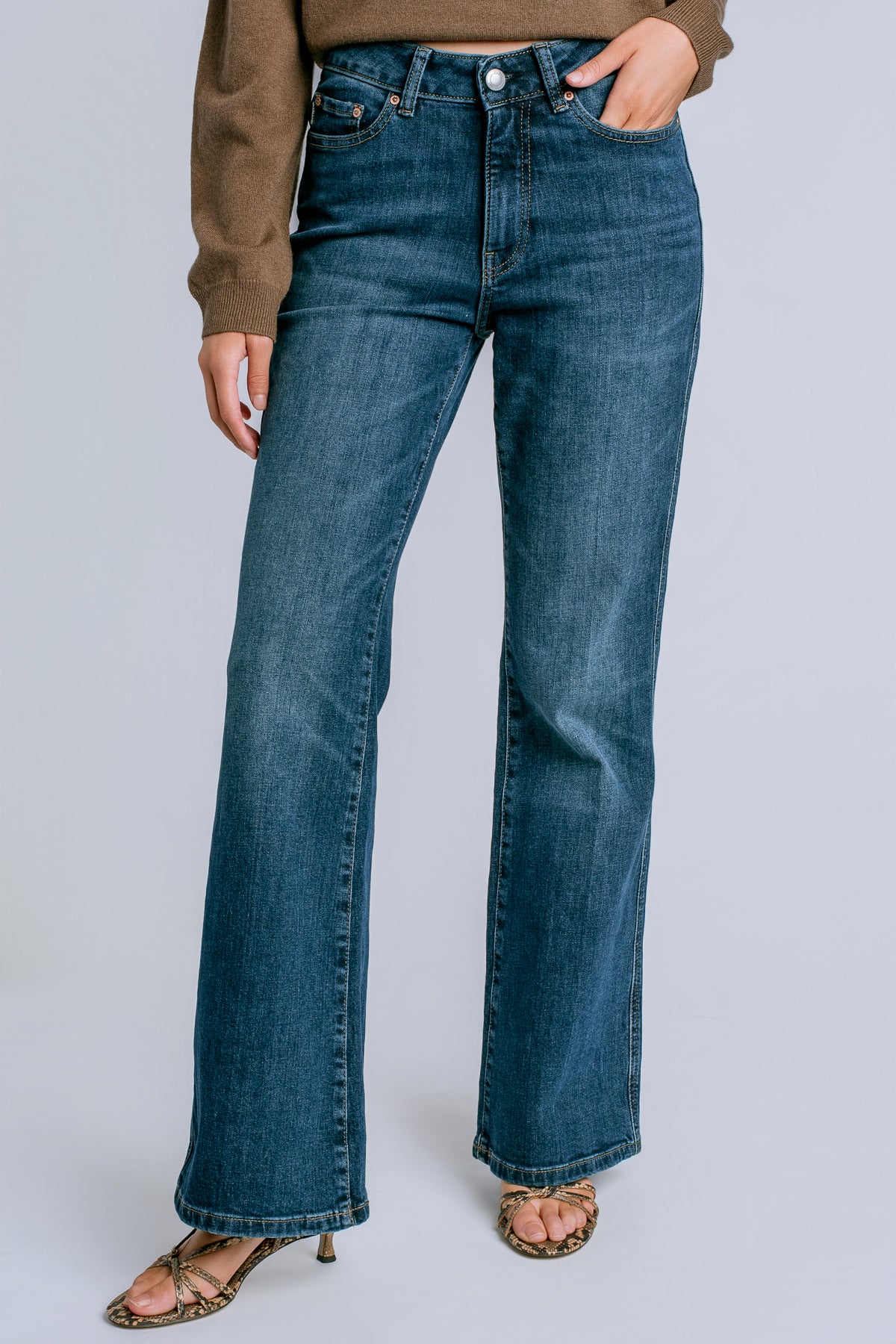 DL1961 Claira Contoured Straight Boot