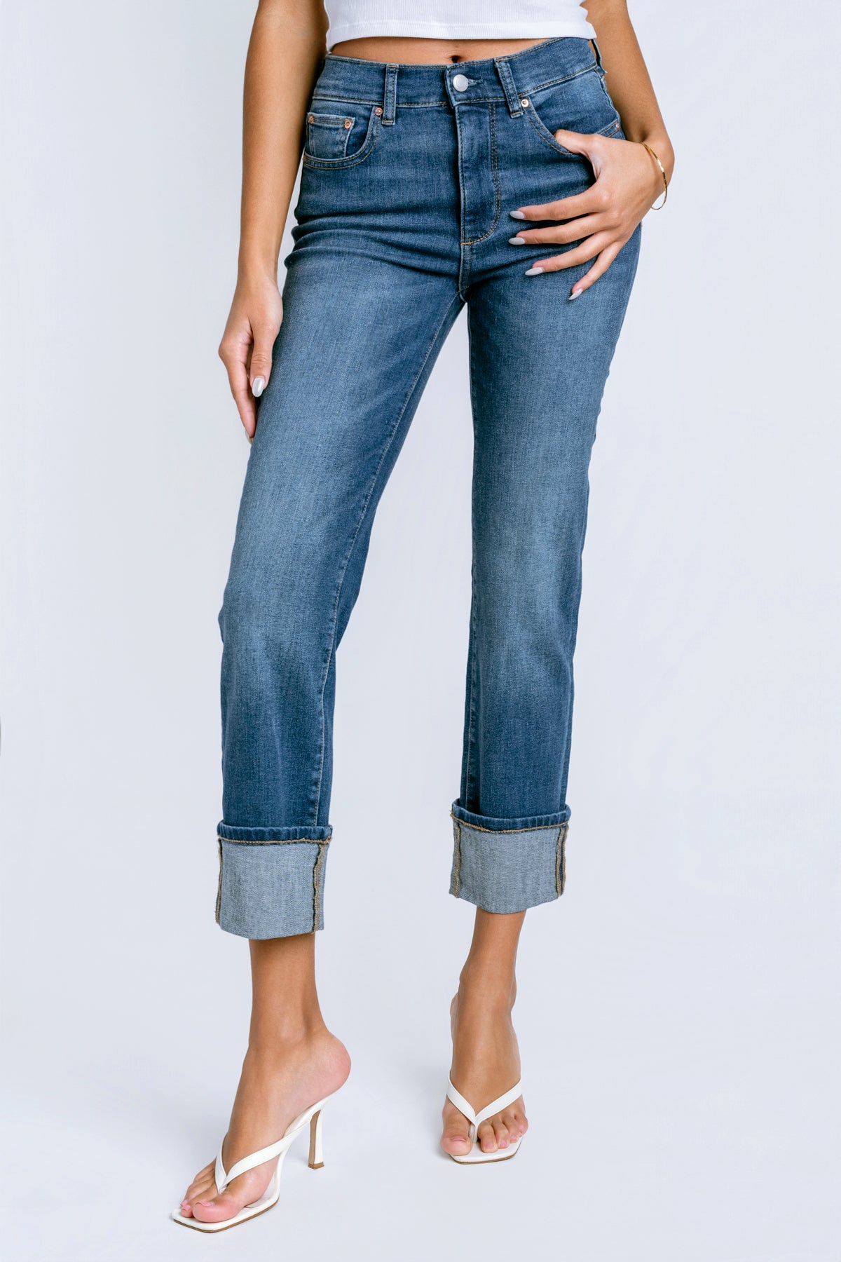 DL1961 Mara Straight Midrise Instasculpt Ankle