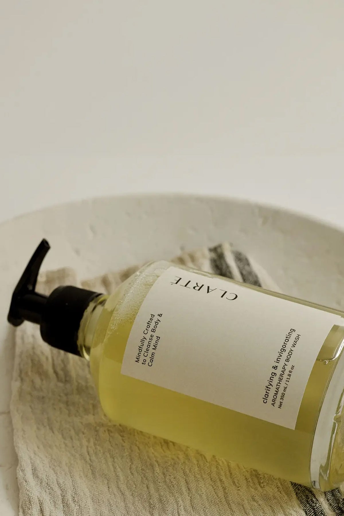 Cedar and Myrrh Clarté Aromatherapy Body Wash