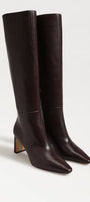Sylvia Boot